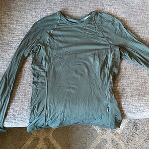 Lululemon Green Running Long sleeve. Lightly Worn. Size XS